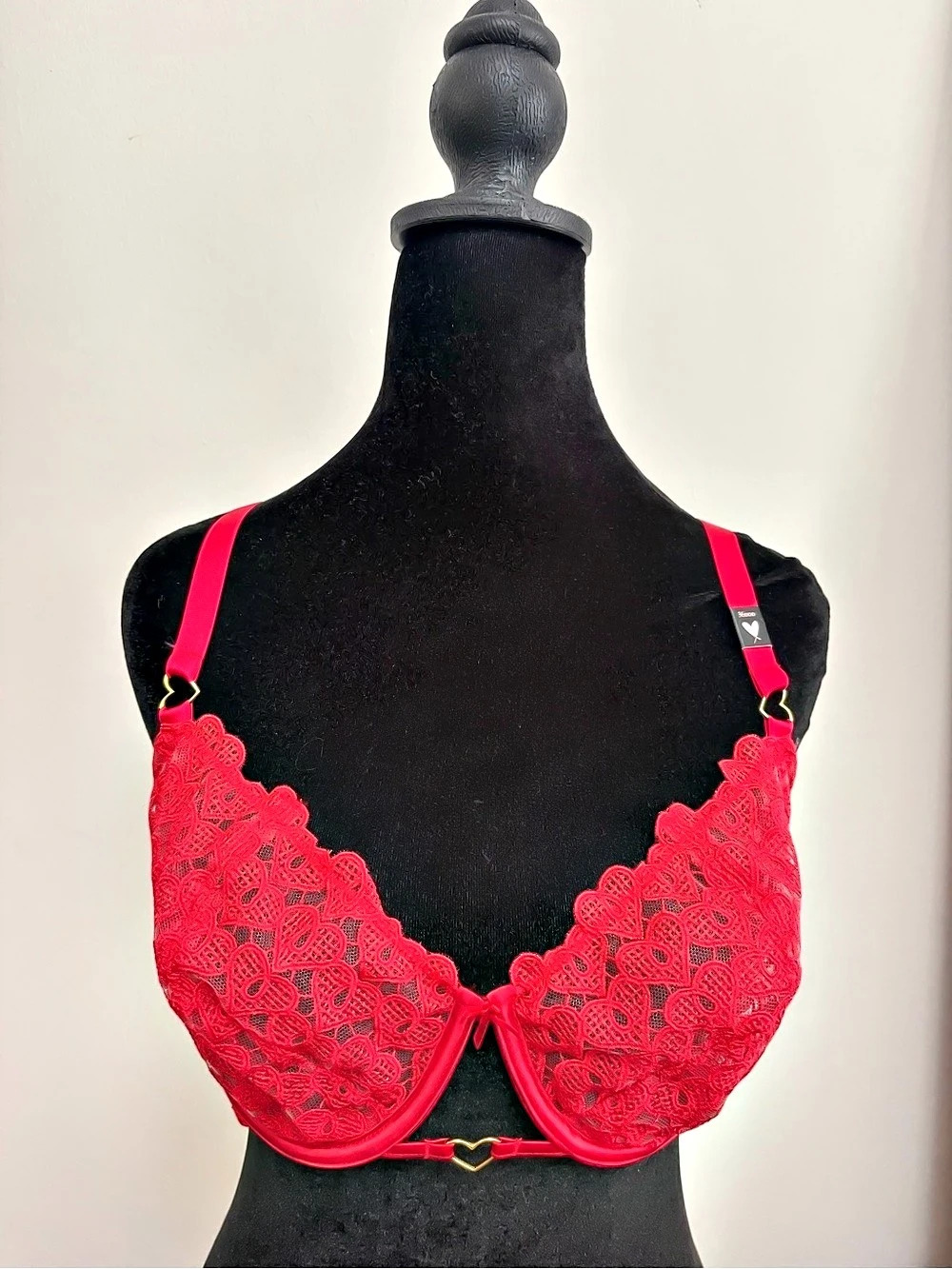 36DDD Victoria Secret Lace Underwire Bra in Red NWT